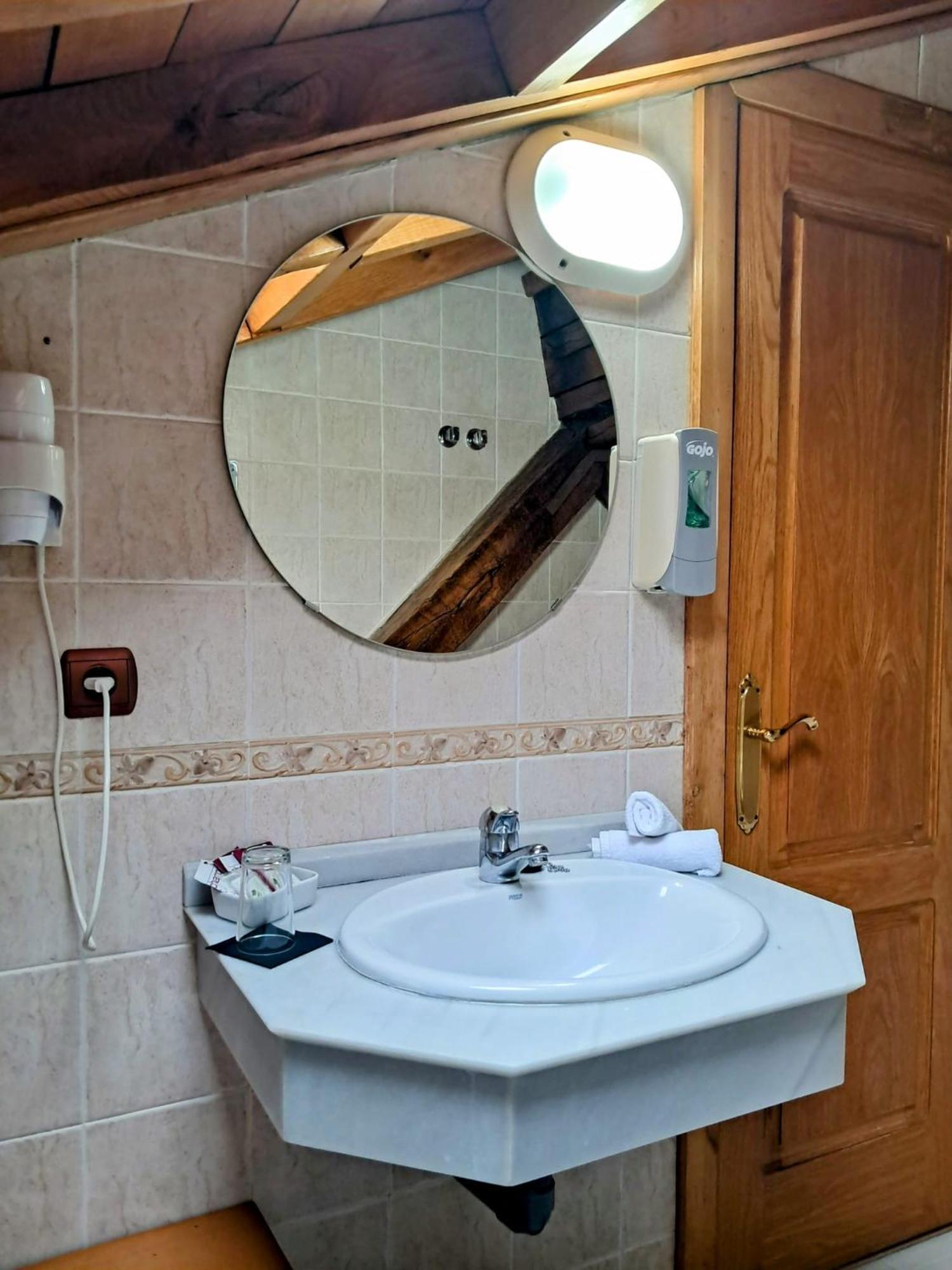 Hotel San Roque Reinosa Kültér fotó
